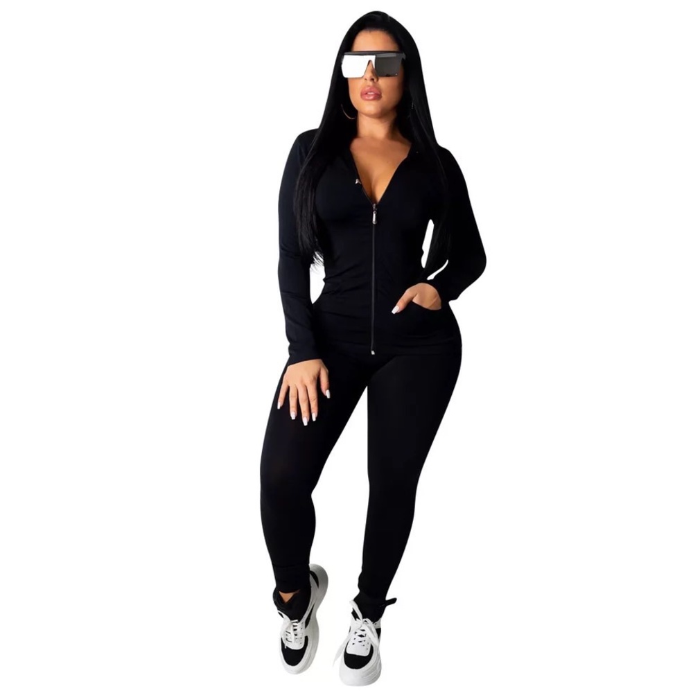 🫶💃2 Piece Outfit/Black ⭐Says 2X but fits like a Large🌺NWOT